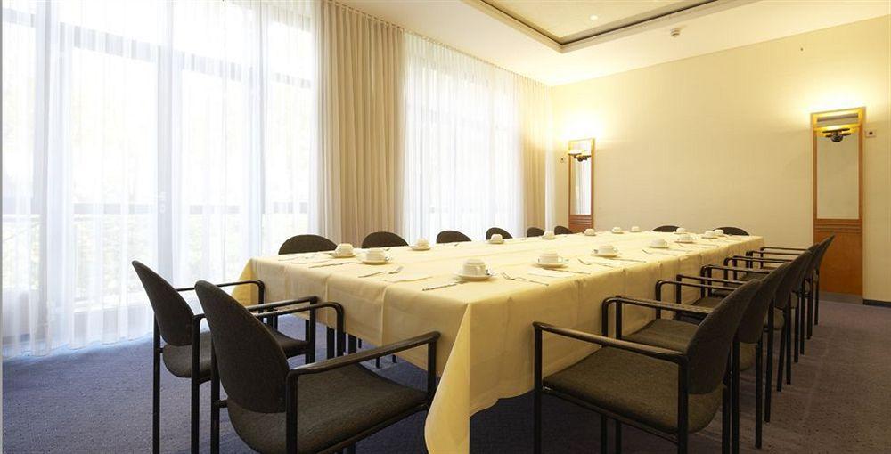 IntercityHotel Magdeburgo Exterior foto